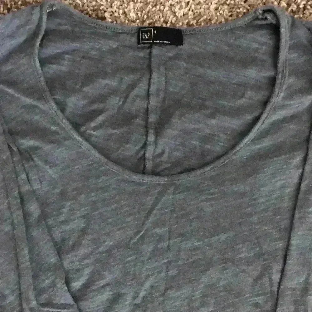 Women’s Gap Long Sleeve - Picture 2 of 2